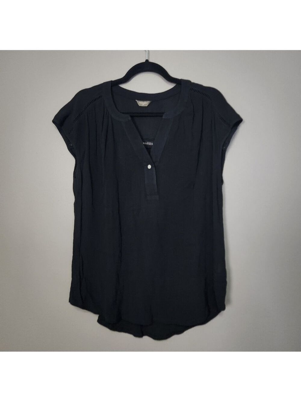 Denver Hayes Black Lightweight Short Sleeved Blouse - Picture 2 of 10